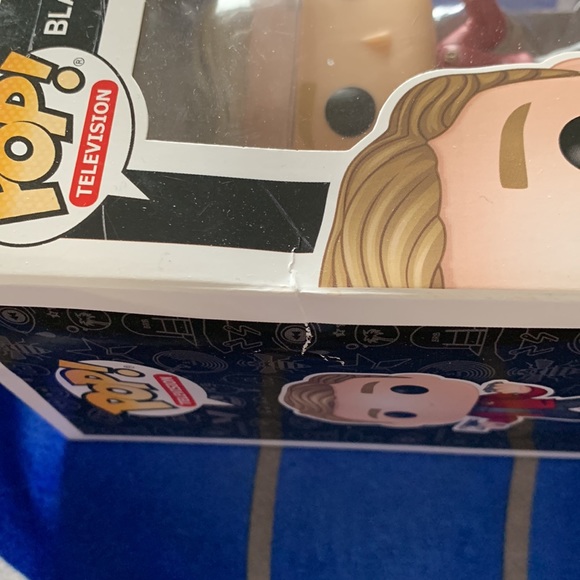 Black Mirror Funko Pops #944 & #943 - season 4 episode 1 - Picture 4 of 8